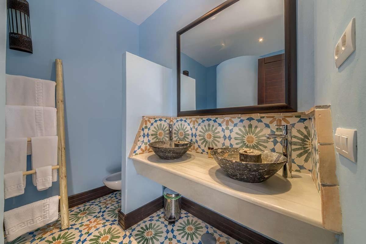 Apartamentos Turisticos Bahia De Trafalgar Zahora Bagian luar foto