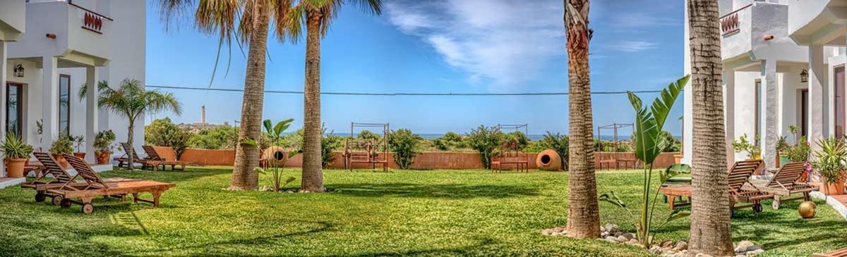 Apartamentos Turisticos Bahia De Trafalgar Zahora Bagian luar foto