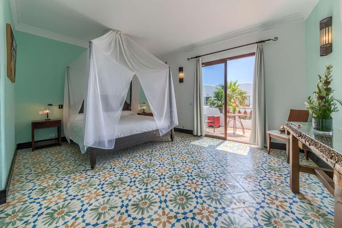 Apartamentos Turisticos Bahia De Trafalgar Zahora Bagian luar foto