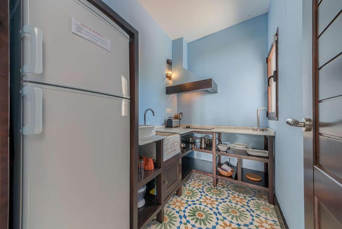 Apartamentos Turisticos Bahia De Trafalgar Zahora Bagian luar foto
