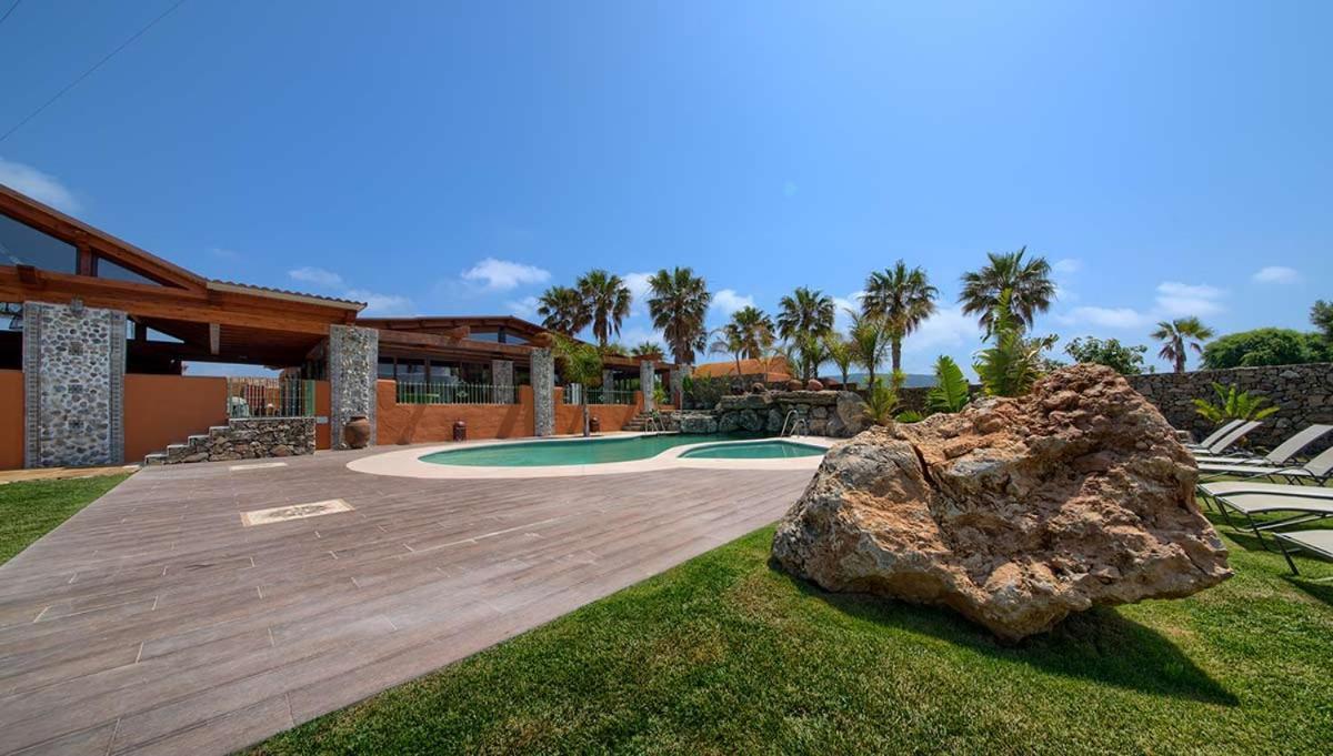 Apartamentos Turisticos Bahia De Trafalgar Zahora Bagian luar foto