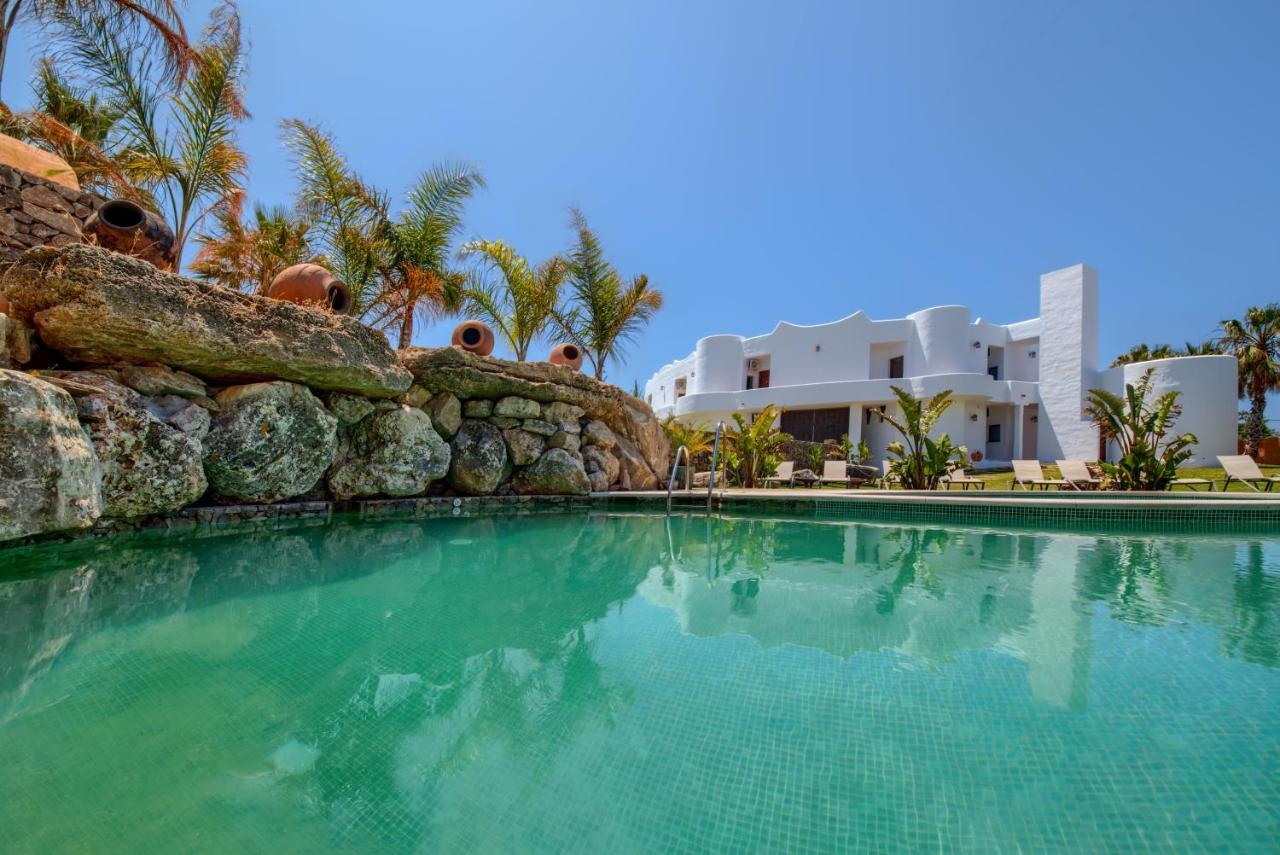 Apartamentos Turisticos Bahia De Trafalgar Zahora Bagian luar foto